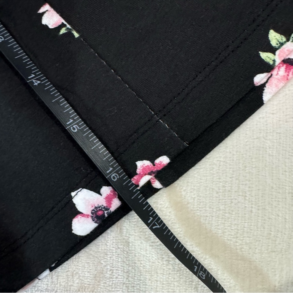 Forever 21 Floral Black Mini Skirt - Picture 7 of 10